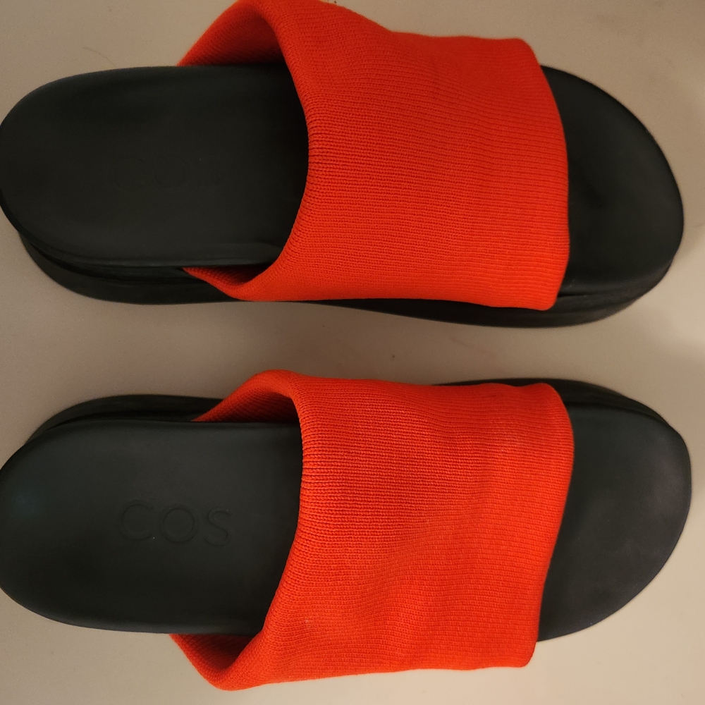 COS Bright Orange Slides with Black Sole - Picture 2 of 4
